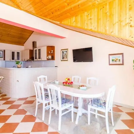 Apartment Charming - Comfort Two Bedroom With Terrace And Balcony ... *