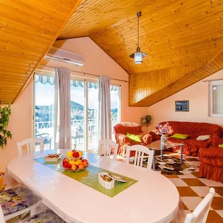 Charming - Comfort Two Bedroom With Terrace And Balcony ...